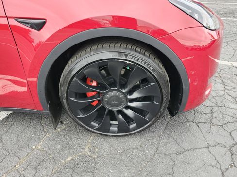 Used 2022 Tesla Model Y Performance AWD/4WD image 11
