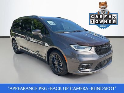 Used 2021 Chrysler Pacifica Touring w/ S Appearance Package