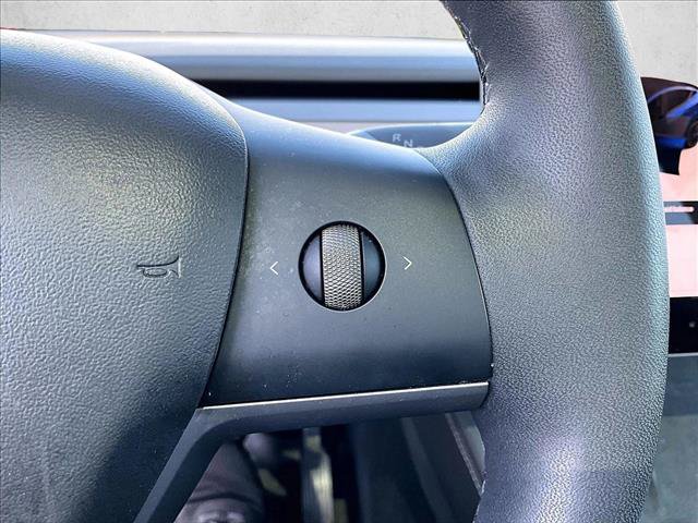 Used 2022 Tesla Model Y Long Range AWD/4WD image 21