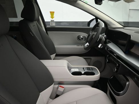 New 2026 Hyundai Ioniq 9 SEL image 10