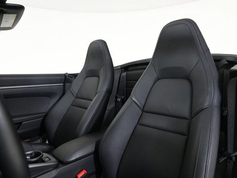 Used 2023 Porsche 911 Carrera image 5