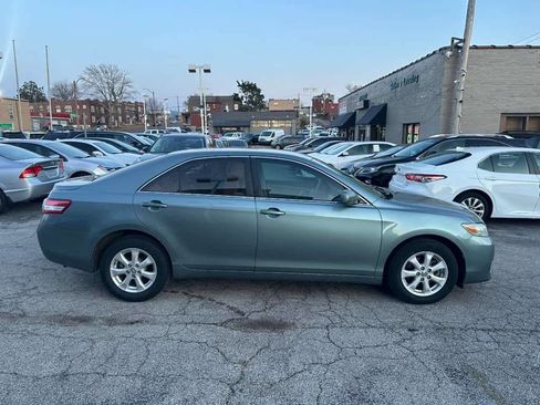 Used 2011 Toyota Camry image 4