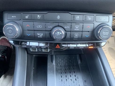 Used 2025 Dodge Durango GT AWD/4WD image 23