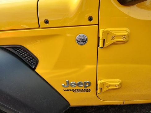 Used 2019 Jeep Wrangler Sport image 2