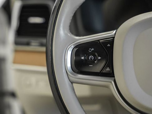 Used 2017 Volvo XC90 T8 Inscription w/ Luxury Package image 30