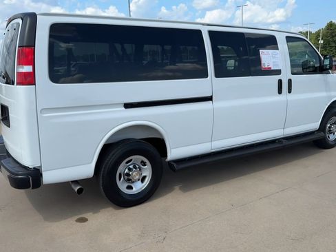 Used 2025 Chevrolet Express 3500 LT w/ LT Preferred Equipment Group RWD image 9