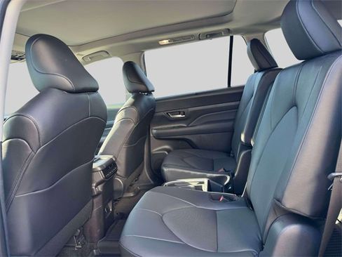 Used 2026 Toyota Grand Highlander XLE image 12