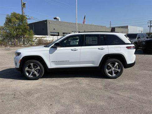 New 2025 Jeep Grand Cherokee Limited image 5