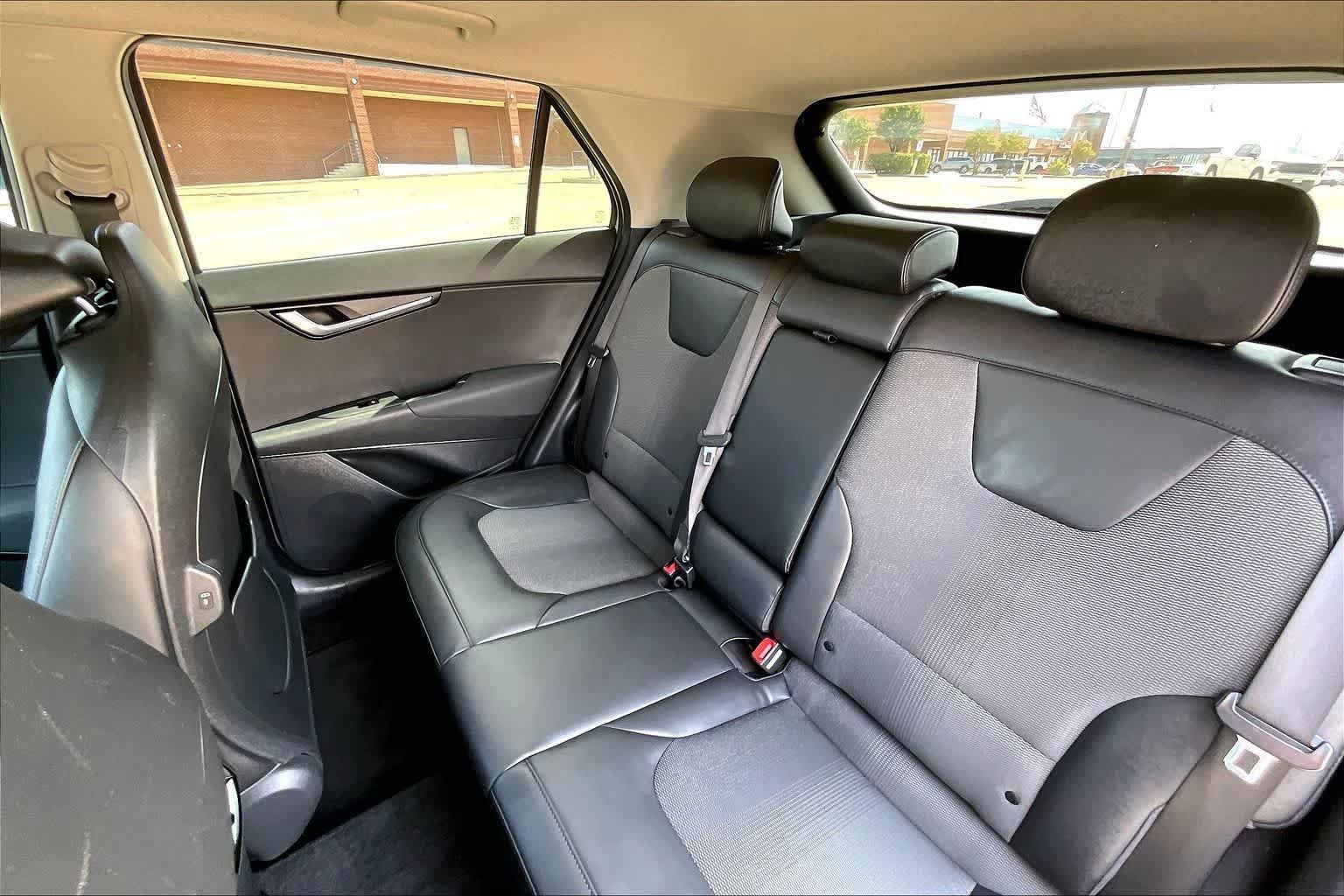 Certified 2023 Kia Niro EX Touring FWD image 29