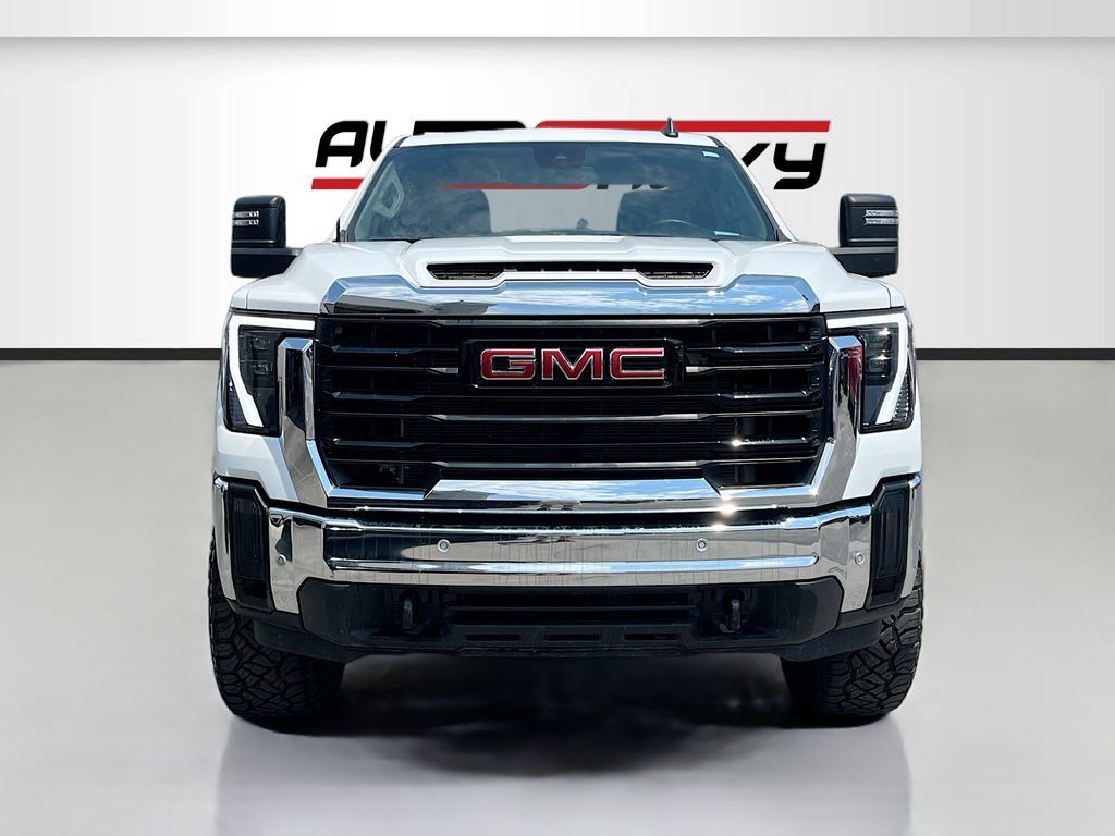 Used 2025 GMC Sierra 2500 Pro w/ 1SA Pro Safety Plus Package AWD/4WD image 2