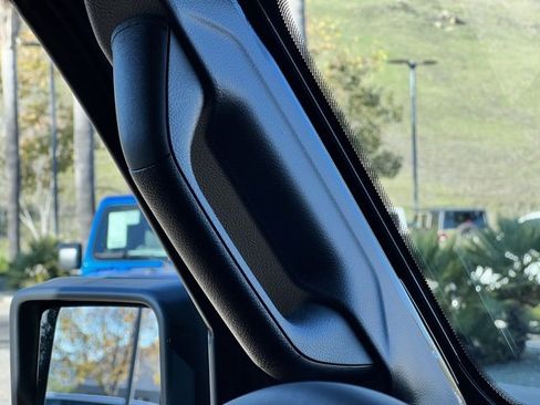 Used 2024 Jeep Wrangler Unlimited image 35