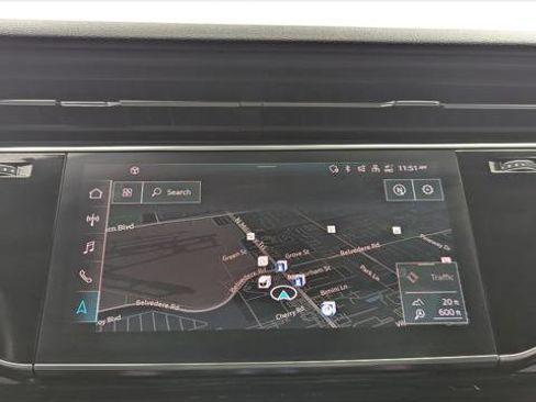 Used 2022 Audi Q8 Premium Plus w/ Premium Plus Package image 32