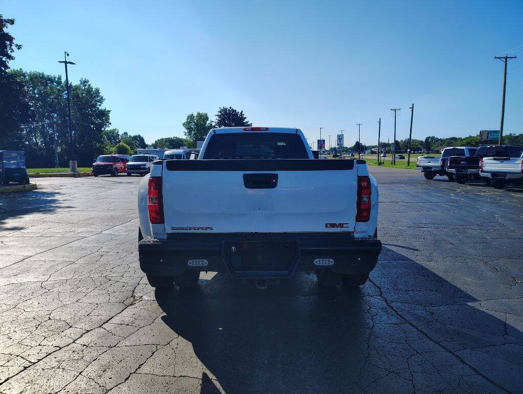 Used 2012 GMC Sierra 3500 Denali AWD/4WD image 9