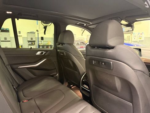 Used 2022 BMW X5 xDrive40i w/ Premium Package AWD/4WD image 26