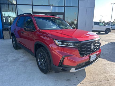 New 2025 Honda Pilot TrailSport image 3