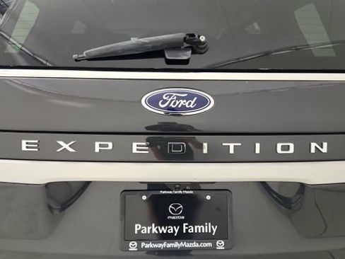 Used 2024 Ford Expedition XLT RWD image 30