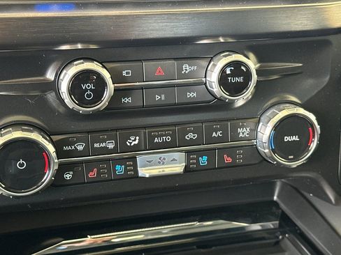 New 2026 Ford F250 Lariat w/ Black Appearance Package image 25