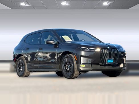 Used 2023 BMW iX xDrive50 w/ Convenience Package image 7
