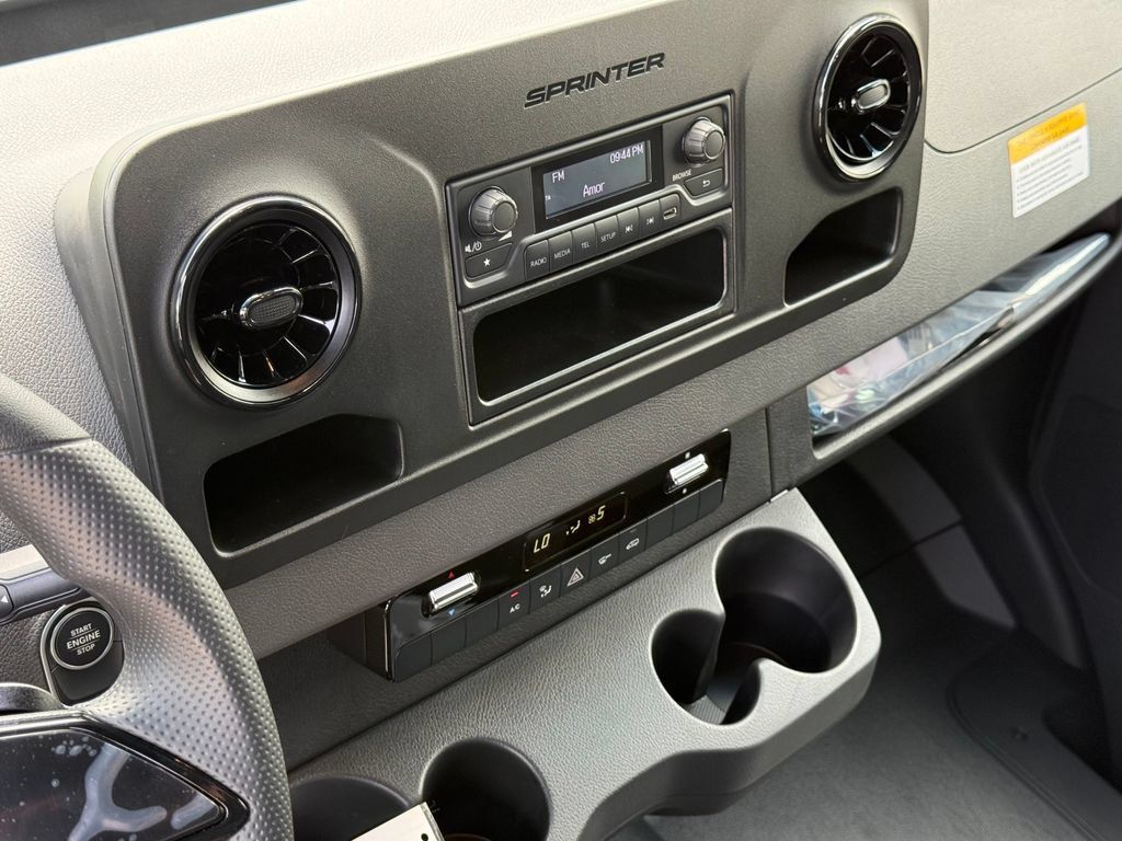 Used 2025 Mercedes-Benz Sprinter 2500 image 20