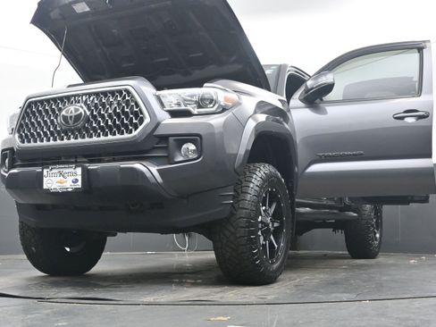 Used 2019 Toyota Tacoma TRD Sport w/ Technology Package image 36