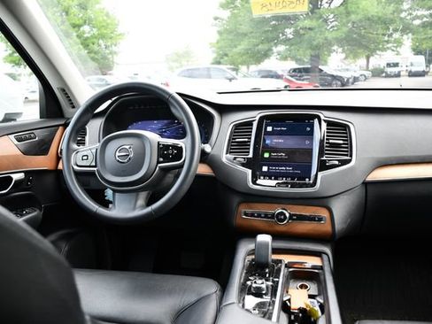 Used 2023 Volvo XC90 B6 Plus AWD/4WD image 17