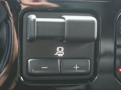 Used 2025 GMC Sierra 1500 Elevation image 30