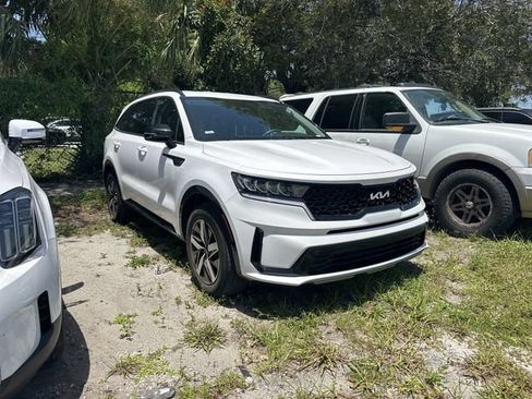 Used 2023 Kia Sorento S FWD image 1