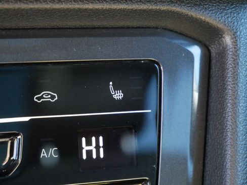 Certified 2022 Volkswagen Tiguan SE R-Line image 29