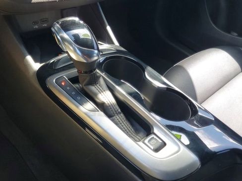 Used 2025 Buick Envista Sport Touring w/ Convenience I Package FWD image 29