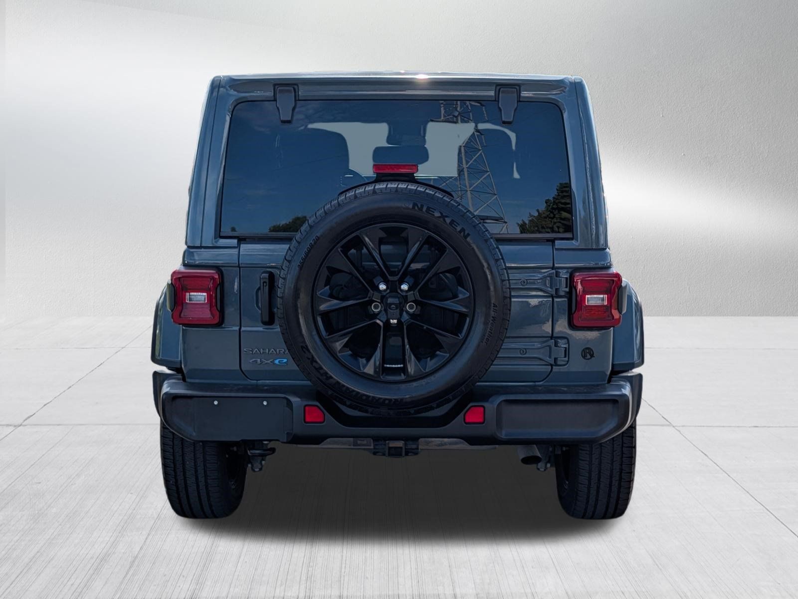 Used 2025 Jeep Wrangler Unlimited Sahara AWD/4WD image 6