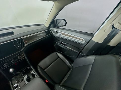 Used 2019 Volkswagen Atlas SEL R-Line image 11