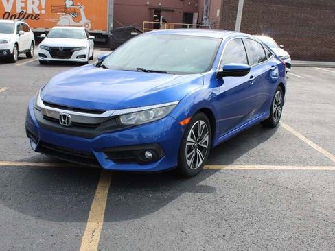 Used 2018 Honda Civic EX-T image 2