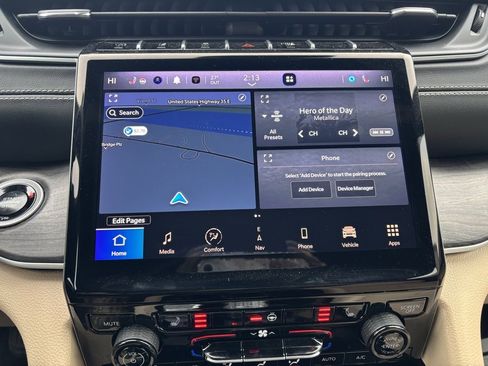 Used 2024 Jeep Grand Cherokee Limited image 16