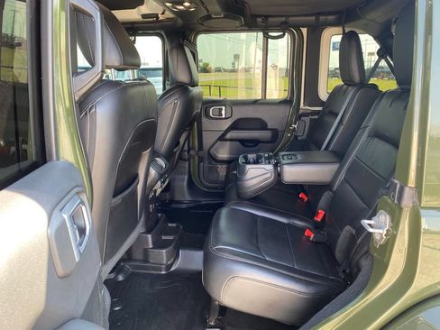 Used 2021 Jeep Wrangler Unlimited Sahara AWD/4WD image 12