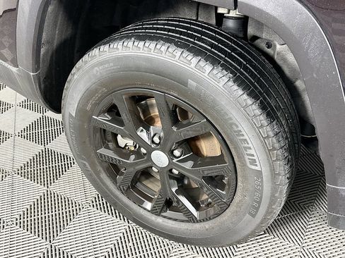 Certified 2022 Jeep Grand Cherokee L Limited image 45