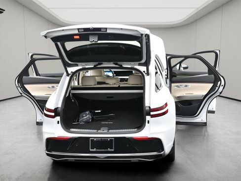 Used 2026 Genesis GV70 2.5T Select image 22