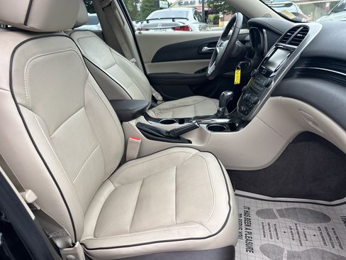 Used 2015 Chevrolet Malibu LT w/ Leather Package FWD image 14