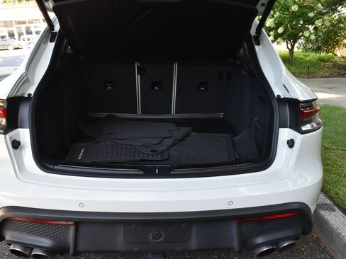 Used 2023 Porsche Macan S AWD/4WD image 13