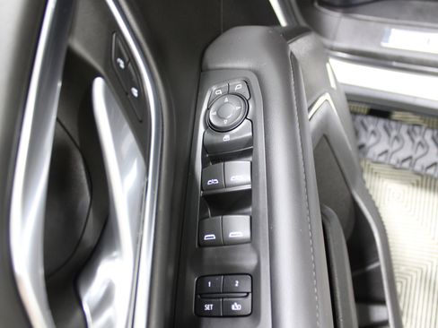 Used 2023 Chevrolet Suburban Z71 image 8