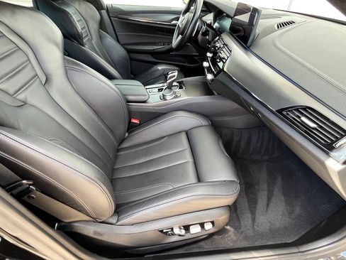 Used 2022 BMW M5 image 25