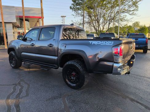 Used 2023 Toyota Tacoma TRD Off-Road AWD/4WD image 3