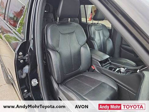 Used 2021 Jeep Grand Cherokee L Overland w/ Luxury Tech Group IV AWD/4WD image 40