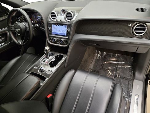 Used 2019 Bentley Bentayga image 4