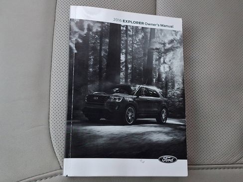Used 2016 Ford Explorer Platinum image 33