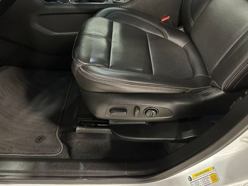 Used 2023 Chevrolet Traverse RS AWD/4WD image 23