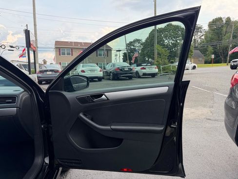 Used 2018 Volkswagen Jetta SE FWD image 21