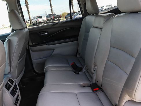 Used 2017 Honda Pilot Touring image 22