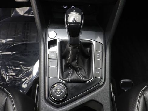 Used 2022 Volkswagen Tiguan SE R-Line AWD/4WD image 14