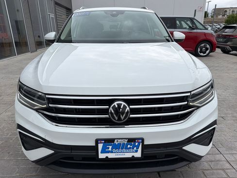 Certified 2022 Volkswagen Tiguan SE w/ Panoramic Sunroof Package AWD/4WD image 10