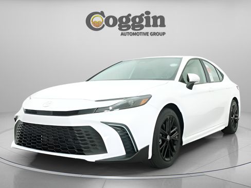 New 2026 Toyota Camry SE FWD image 32
